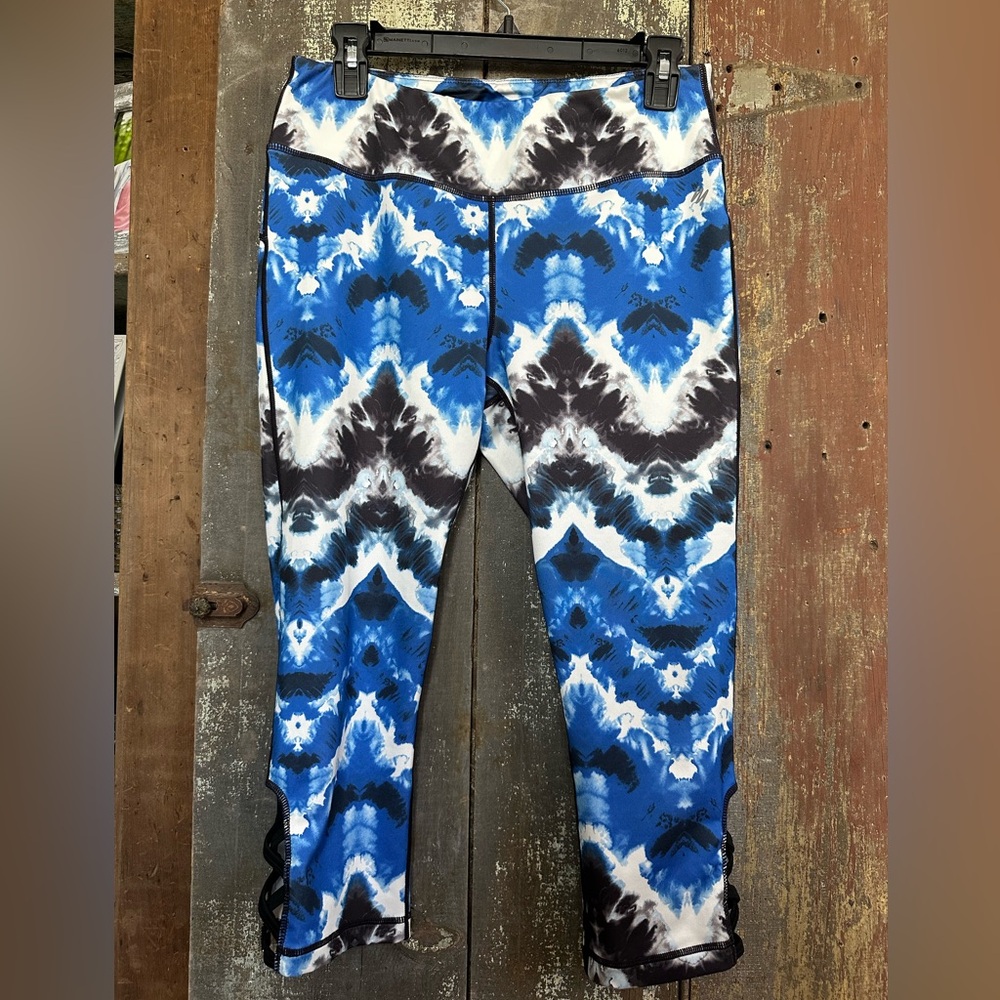 Women’s Size M Nicole Miller Capri Leggings